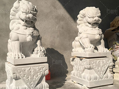 一米五汉白玉石狮子稍偏头北方狮