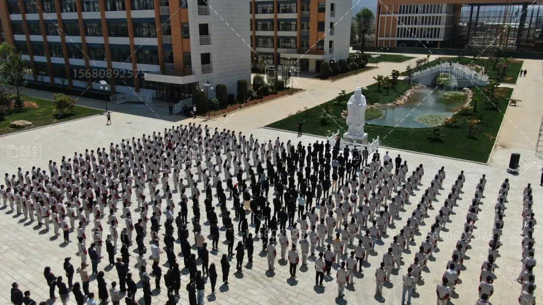 汉白玉孔子雕像